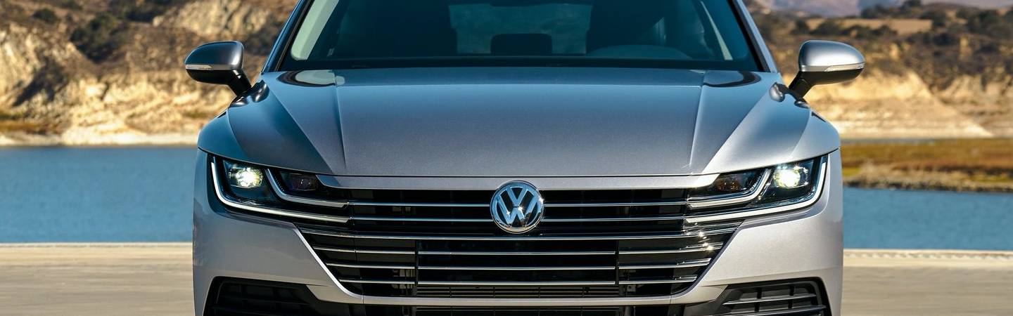 Close up of the front of the 2019 Volkswagen Arteon