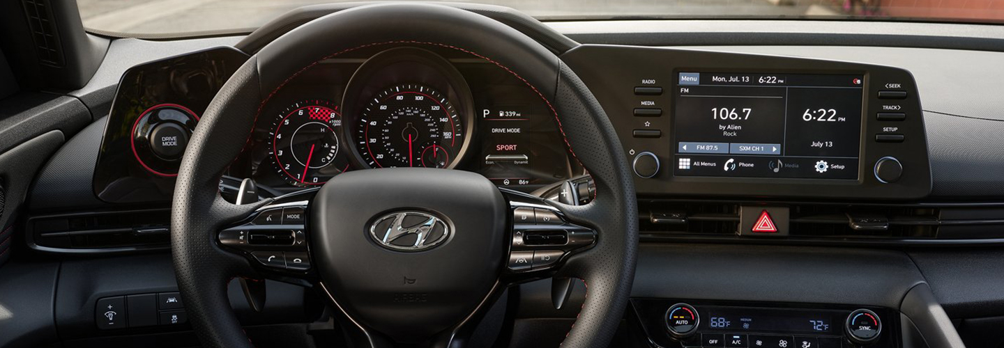 2023 Hyundai Tucson vs Kia Sportage interiorimage