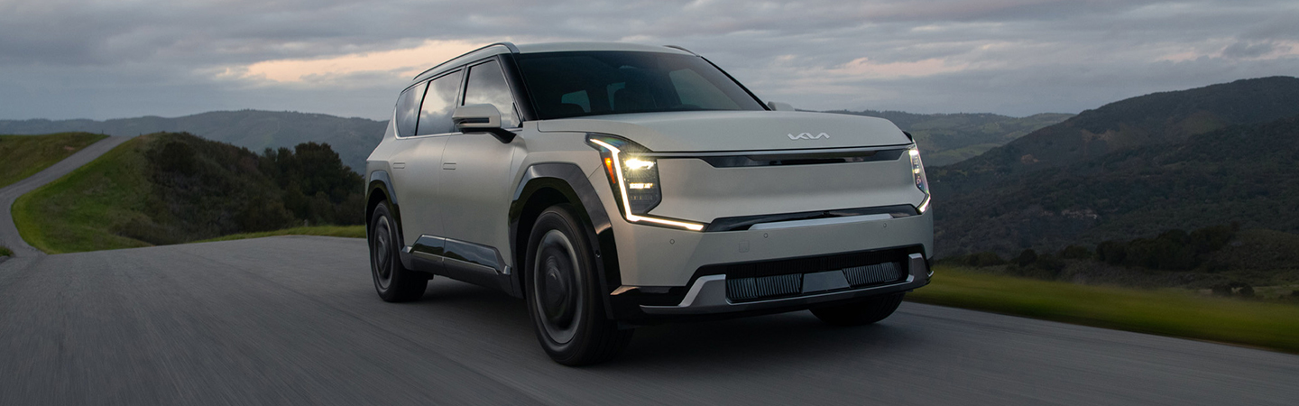 2024 Kia EV9 blue frontview 